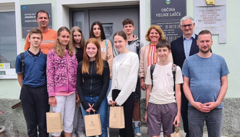 Sprejem odličnih devetošolcev pri županu