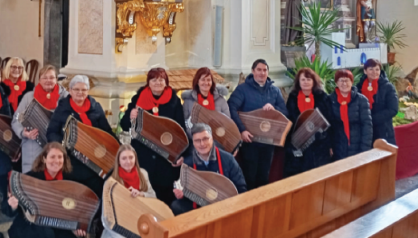 Praznični citrarski koncert v Velikih Laščah